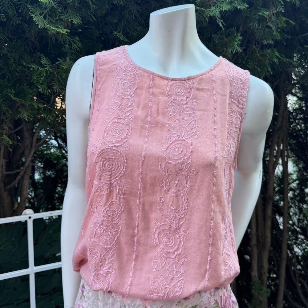 Flora‎ Fairycore Top Dusty Rose Floral Embroidery Split Back Bohemian Ethereal M